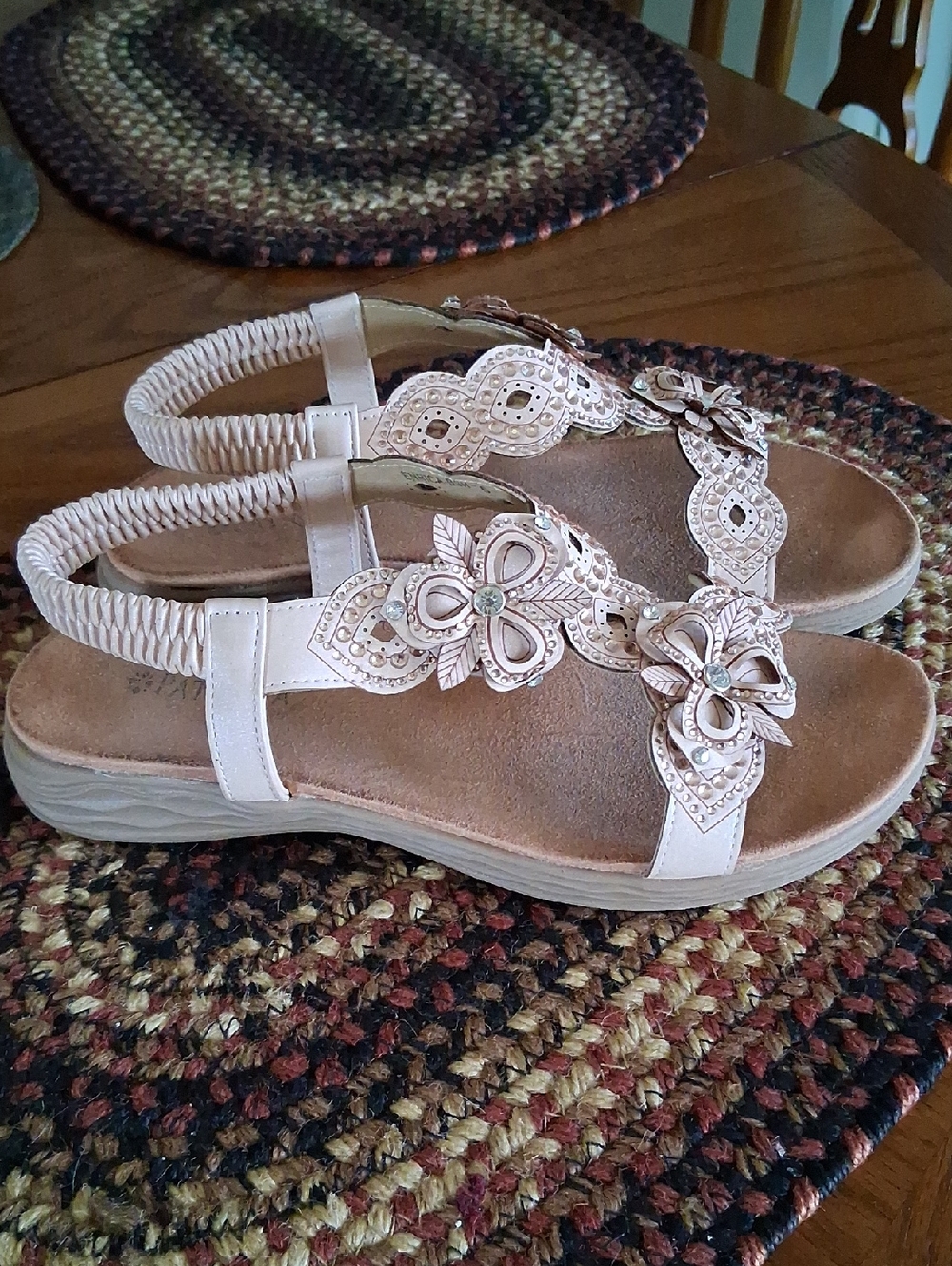 Patrizia Women’s Blush Floral Embellished Slingback Sandals Sz. 6